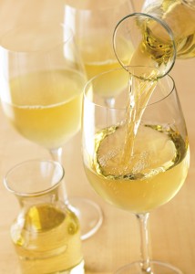 chardonnay-pouring